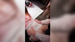 đang hát dở bị thg bạn đút mẹ cặc vào mồm ko kịp phản ứng
