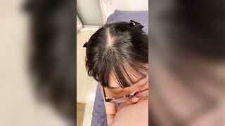 mấy bé đeo kính bé nào cũng dâm như đĩ