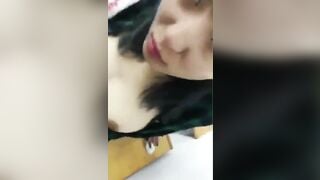 bé mồm thui đang ở trong lớp đấy