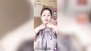 Idol tiktok Linh siêu ngoan live show hàng trên app live
