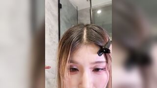 Lễ tân khách sạn đi tắm, Nhét sex toy vào lồn thủ dâm live sex rên rỉ sướng nứng vcl