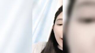 Teen xinh dáng đẹp thủ dâm trong wc đại học