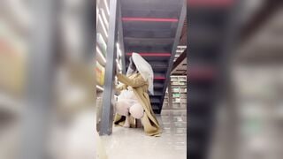 Dâm nữ vú bự cosplay cô dâu lén lút ngồi dưới cầu thang siêu thị show hàng móc lồn #1