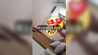 NỮ NHÂN VIÊN BẢO VỆ HÀNG KHÔNG CÙNG VỊ KHÁCH VIỆT NAM