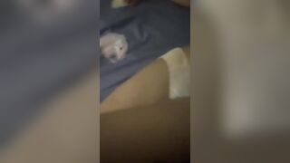 Loạn luân anh trai lén vào phòng địt con em họ nhậu say sướng vl ra