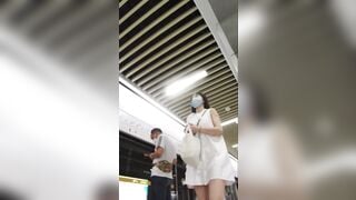 Quay lén quần lót gái xinh trong trung tâm thương mại