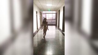 E học sinh loli dâm đãng lén lút show hàng public trg lớp học khi cả lớp đã ra về #3