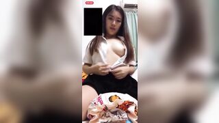Call video sex cùng cô bạn thân