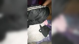 Anh họ cực sướng lần đầu được đụ vào lồn em gái 16 tuổi thật khít chỉ muốn đụ mãi.