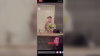 Trần Ngọc Thủy Tiên Chổng Mông Cho ANY Đụ Từ Phía Sau