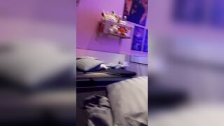 Netflix and chill buổi trưa cùng bé SGBB sinh viên năm 2