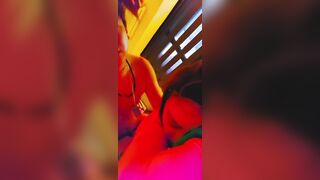 Sãng dây địt luôn người yêu đang say ngủ bắn tinh vào lồn