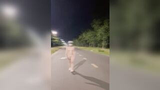 pulic ngoài đường vắng với bé rau miền tây dáng ngon trắng trẻo