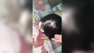 con đĩ bồn chứa tinh nhân trần xuất tinh vào mồm em nuốt hết