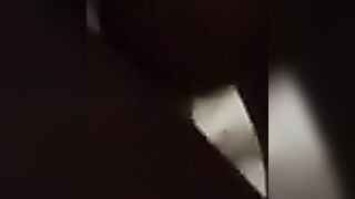 Em gái cười tươi vì được anh yêu chịch