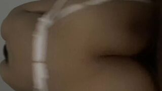 bé sinh viên nứng lồn bắt anh nằm im để em tập nhún