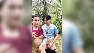 Cháu họ nứng cặc thèm đụ lại xin dì út đụ ai dè dì dắt ra vườn vắng và cho đụ thật.