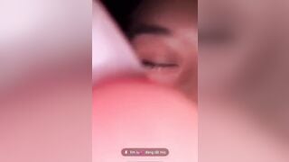 “Xem được thế thôi có người ngủ cùng em nữa” sợ sợ mak nứng khi vạch lồn khoe ny