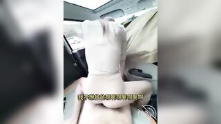 Cặp đôi đụ nhau trên xe ôtô trên đường 2