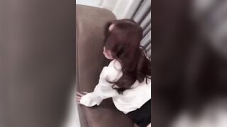 Cùng e thư kí xinh đẹp dâm đãng đi ks vén quần lót ren của e sang bên địt cực sướng