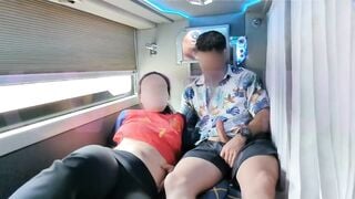 Vợ dâm trốn ck cùng bull Tây lên xe khách lén lút địt nhau còn cho bắn ngập lồn nữa