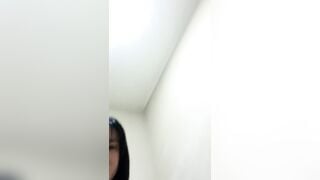 Em nó banh cái lồn múp hồng thủ dâm vú khủng