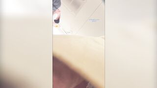 uay lén dưới váy gái xinh có bé còn không mặc quần lót - phần 23