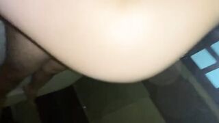 Bé 2k q12 nhún nhảy