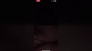 nửa đêm mà em ghệ vẫn call khoe vú gạ anh địt - phần 1