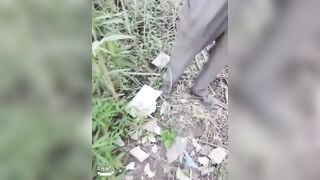Con dâu nứng lồn cho ba chồng đụ ngoài vườn