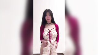 Chịch cô gái chân dài ngực lớn