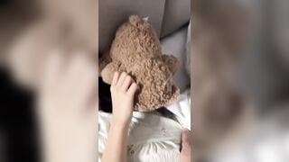 Nhà k có ai nên dụ bé e họ mình dây dễ thương tụt quần cho đụ bắn trg cực sướng