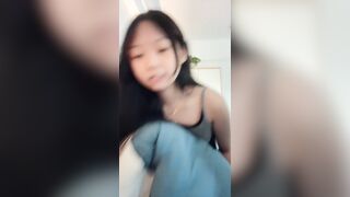 Các e loli tq mới lớn bị dụ vào thuê chung cư để tổ chức live địt tập thể kím tiền #3