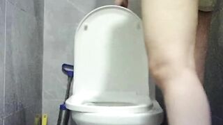 Lén wc không lông
