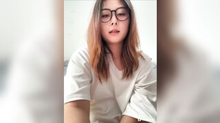 Gái xih chubby mông to lồn múp lắm lông thủ dâm trên live phần 2