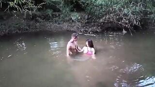 Con dâu nứng lồn gạ bố chồng đụ