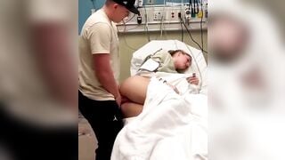 Đang ốm mà thằng người yêu vẫn địt cho phát sướng tê lồn