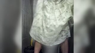 Lén wc e không lông