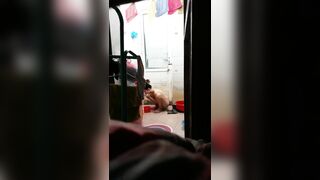 Quay lén nhỏ em họ đi tắm 4