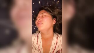 Bắt em chubby mút cây hàng rồi quan hệ luôn