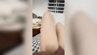 Ở nhà cứ dạng lồn ra thế này bảo sao tg a họ nó không nứng lên cho #2