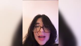 Gái dâm lồn to hồng vú khủng thủ dâm trên live dâm đãng kích thích phần 3