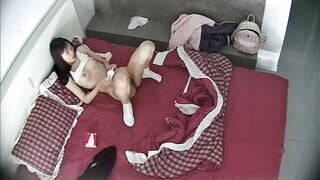 Hack cam phòng ngủ của hai em sinh viên sống thử ngày nào cũng địt