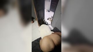 Thiếu cảm giác kích thích em mở cửa phòng trọ địt nhau luôn cho sướng