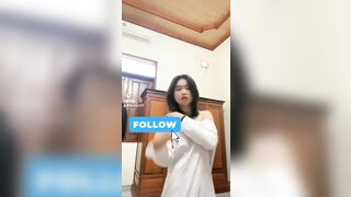 đi học về là lên live thẩm du ngay