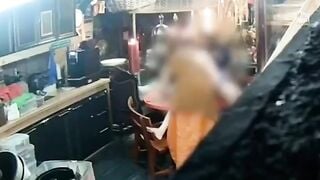 Những góc quay khác nhau của sư chủ trì thấy lan đụ phật tử có chồng tại chùa.