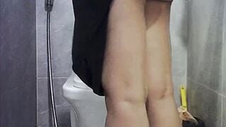 Lén wc công cộng