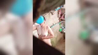 Lén mẹ vk tắm