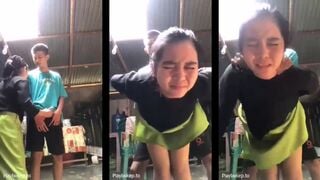 BỐ MẸ ĐI VẮNG ĐỊT CON EM HỌ SƯỚNG KHÔNG NGẬM ĐƯỢC MỒM