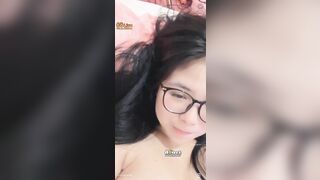 Dâm nữ vú bự livetream show hàng vừa bú bóng phê pha vừa nhảy nude khiêu dâm #2